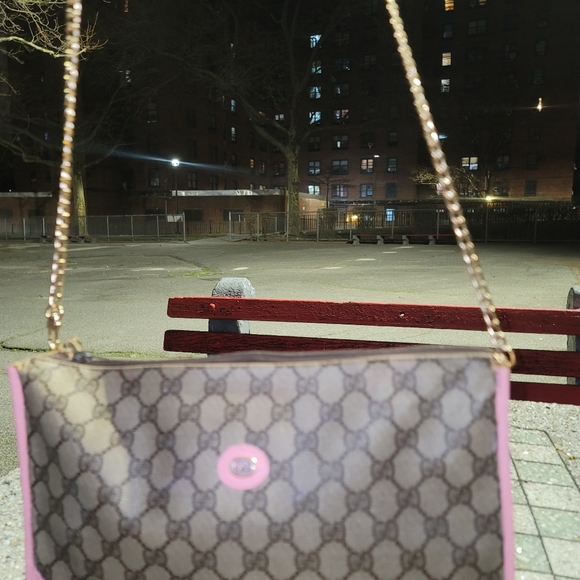 Gucci GG Supreme Interlocking  Clutch  Toiletry Crossbody Bag Authentic Vintage - Picture 8 of 16